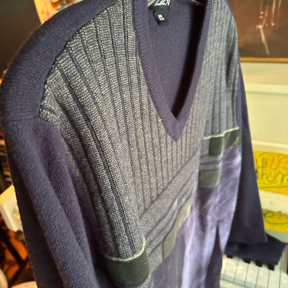 Chaps V-Neck Sweater in Navy and Charcoal Size 38-40 - Picture 15 of 16